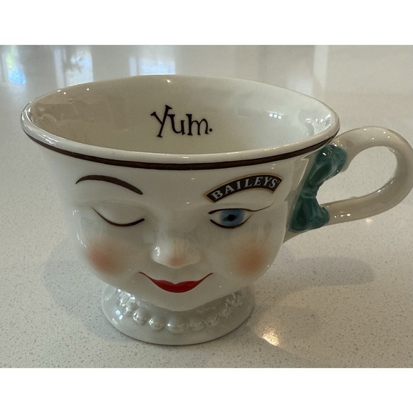 Vintage‎ 1996 Baileys' Irish Cream Ltd Edition Winking Female Footed YUM Cup - Picture 5 of 7